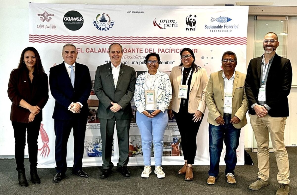 Representatives of stakeholder organizations from the jumbo flying squid fishery in Peru at an event during Seafood Expo Global 2024