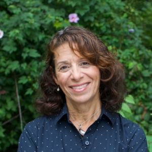 https://sustainablefish.org/wp-content/uploads/2026/09/Anne-DiMonti-2026-Large-aspect-ratio-300-300.jpeg